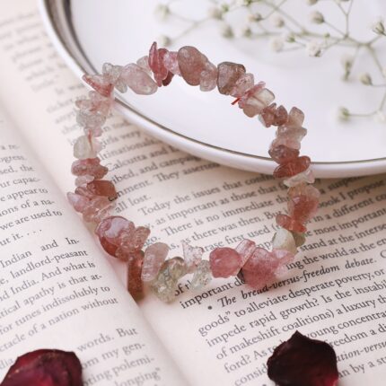 Strawberry Quartz Chips Stone Elastic Bracelet